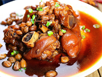 <b>花生焖猪弯弯 做法步骤</b>